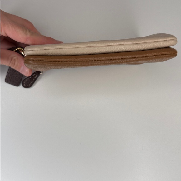 Sold - Picture 3 of 11